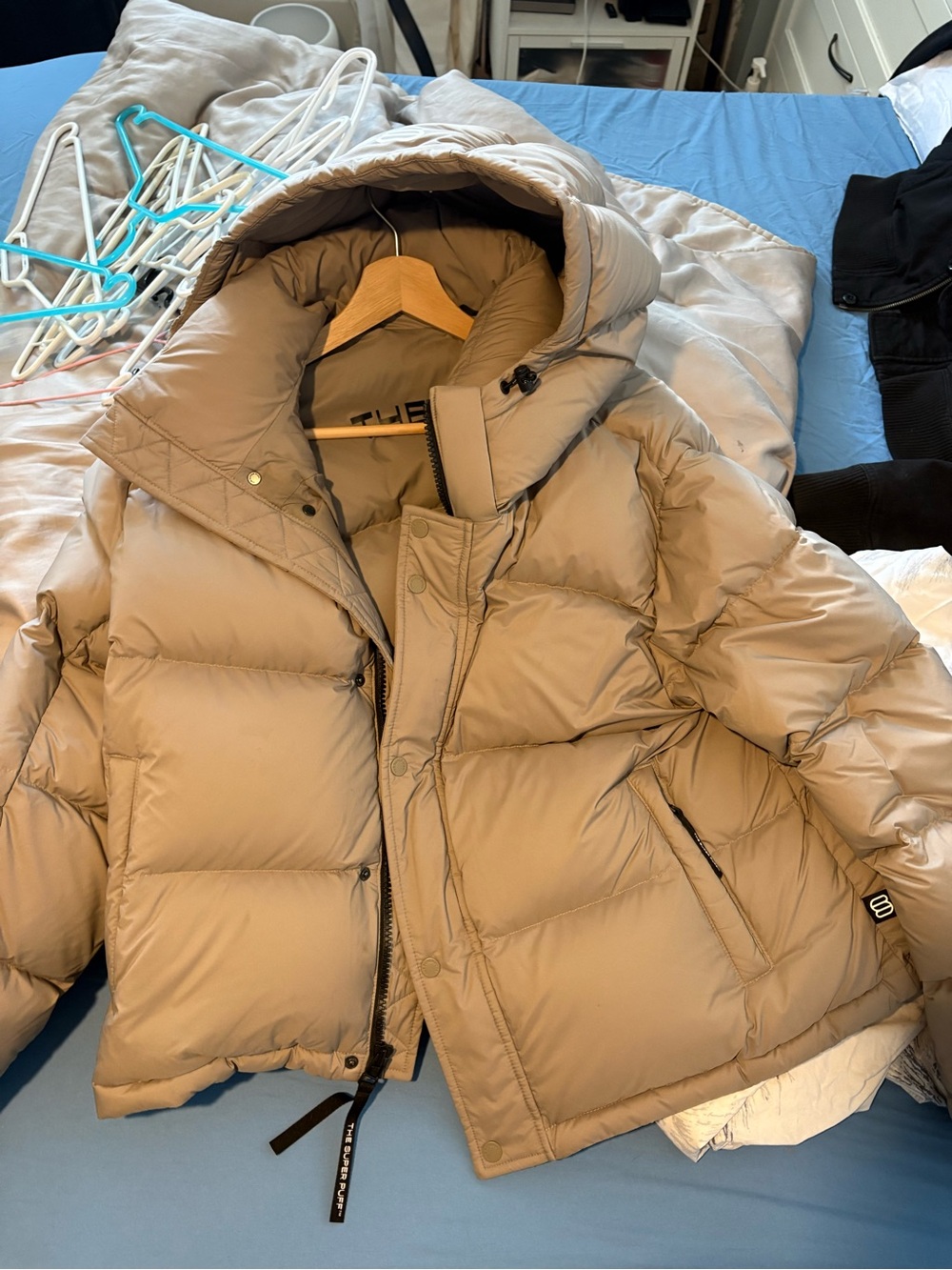 Aritzia Women's Hooded Puffer Jacket in Taupe